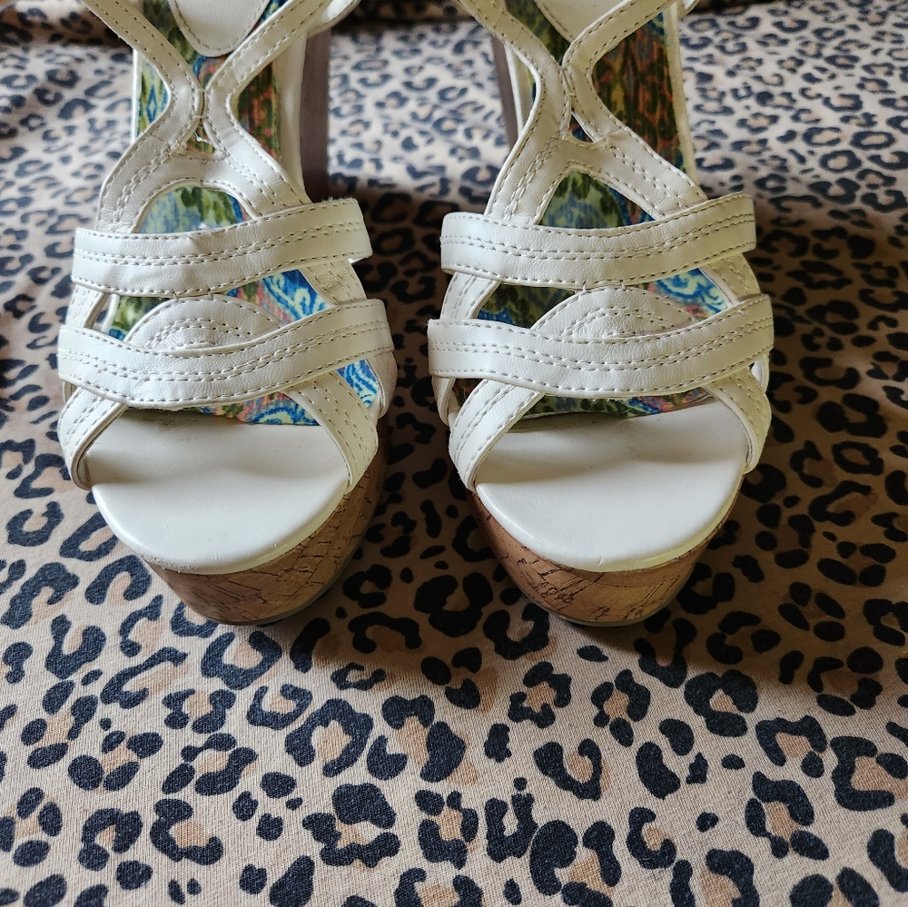 Madden Girl Womens White Strappy Sandals Wedge Size 9.5